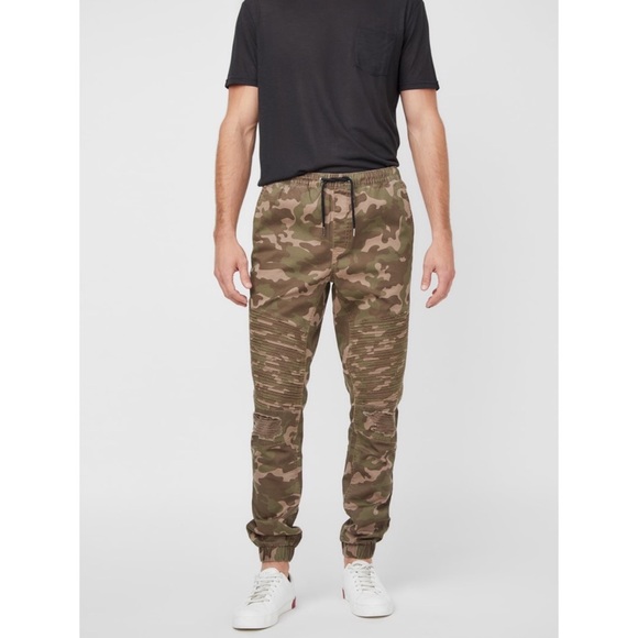 New GUESS Mens Camo Joggers - Picture 2 of 6